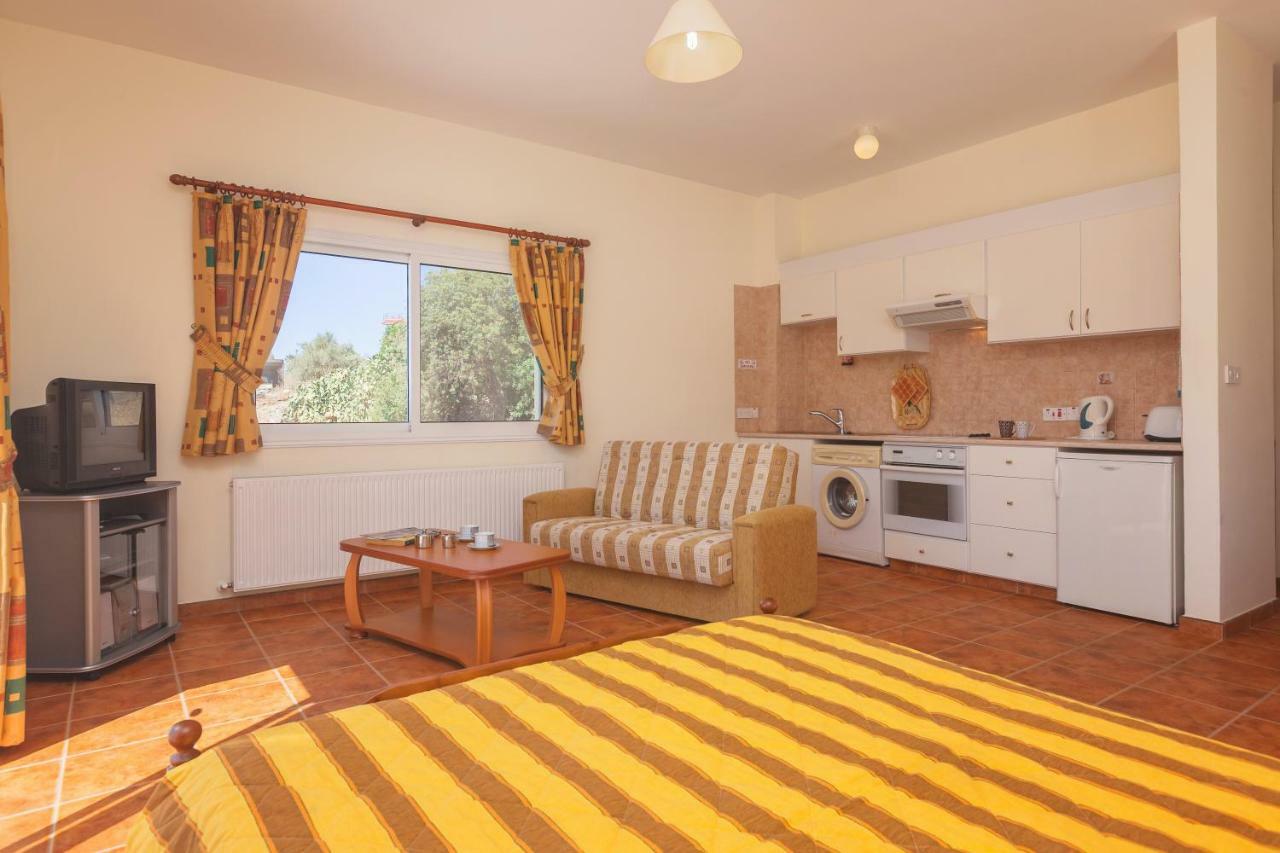 Thekla Court Apartment Polis Exterior foto