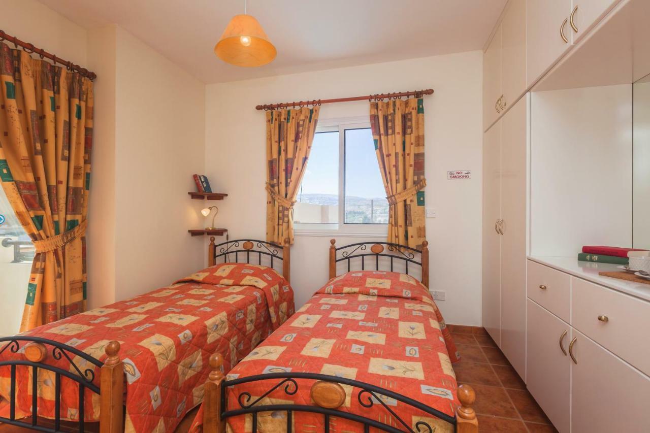 Thekla Court Apartment Polis Exterior foto