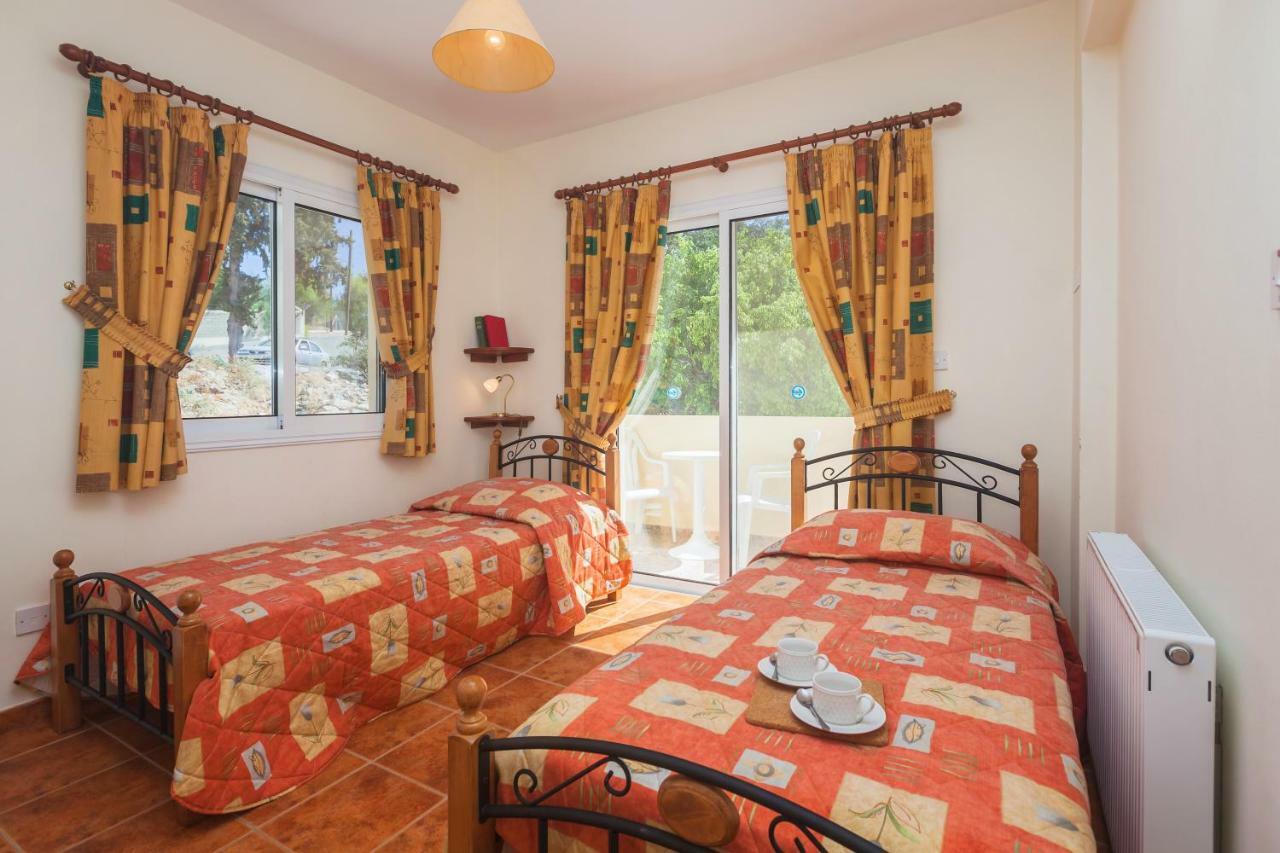 Thekla Court Apartment Polis Exterior foto